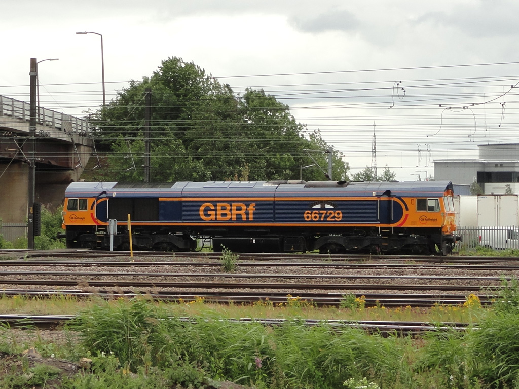 No.66729 at Doncaster