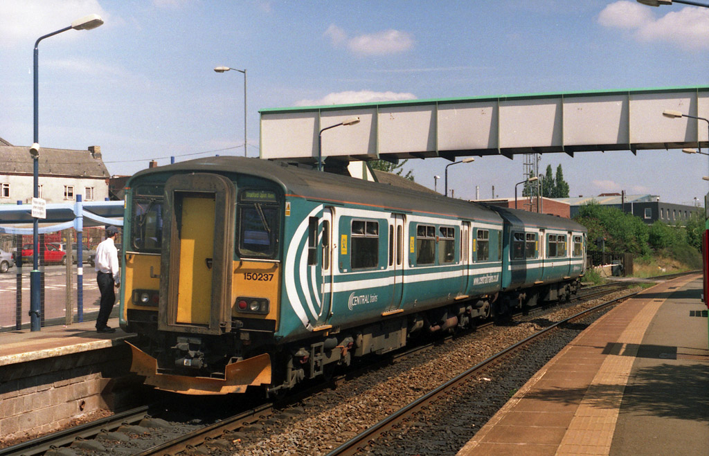 150237 at Cradley Station