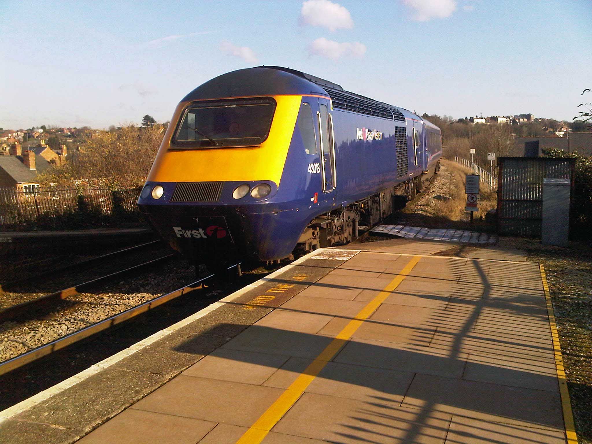 43018
